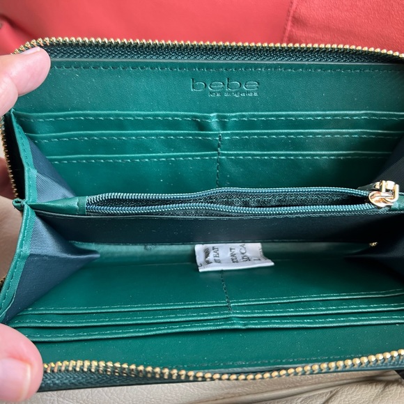 NWT BEBE Wallet - Picture 2 of 4